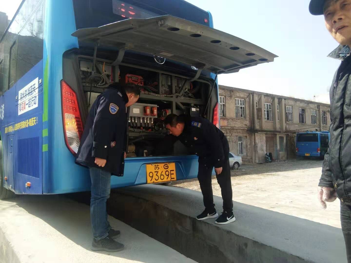 公交集團公交事業(yè)一部開(kāi)展小高考車(chē)輛機務(wù)專(zhuān)項檢查工作